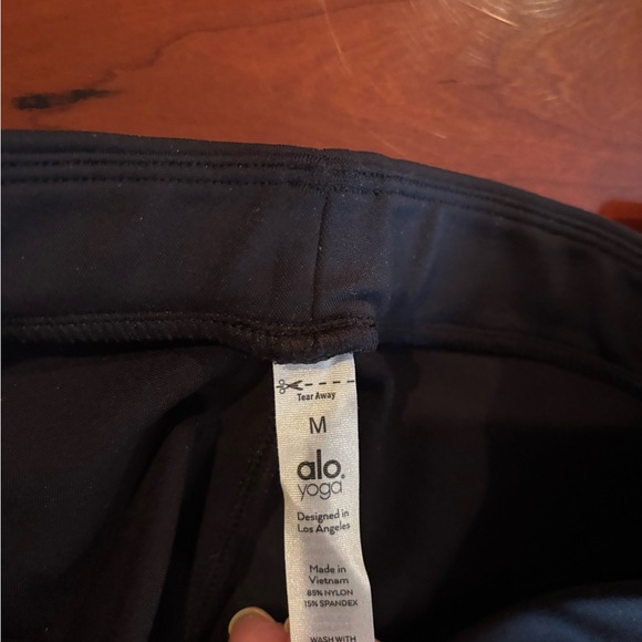 ALO Yoga Jet Black Performance bootleg Sculpt Leggings
🖤 NEW with TAGS! 🖤 - Picture 6 of 6